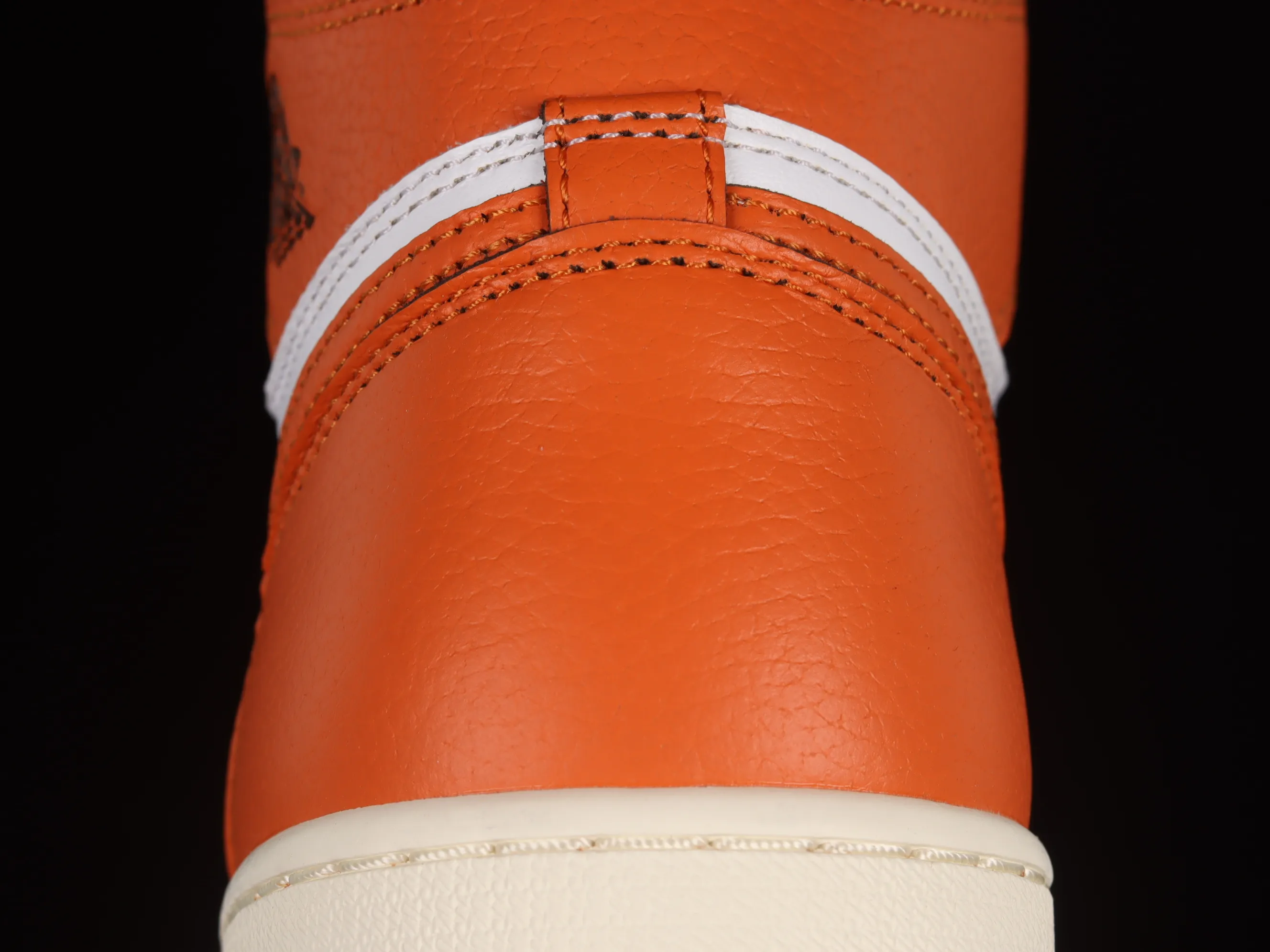 All categories Air Jordan Jordan series basketball shoes Air Jordan 1 High Pure original version Air Jordan 1 High OG "Starfish" AJ1 Joe 1 Hermes Orange high-top basketball shoes DO9369-101